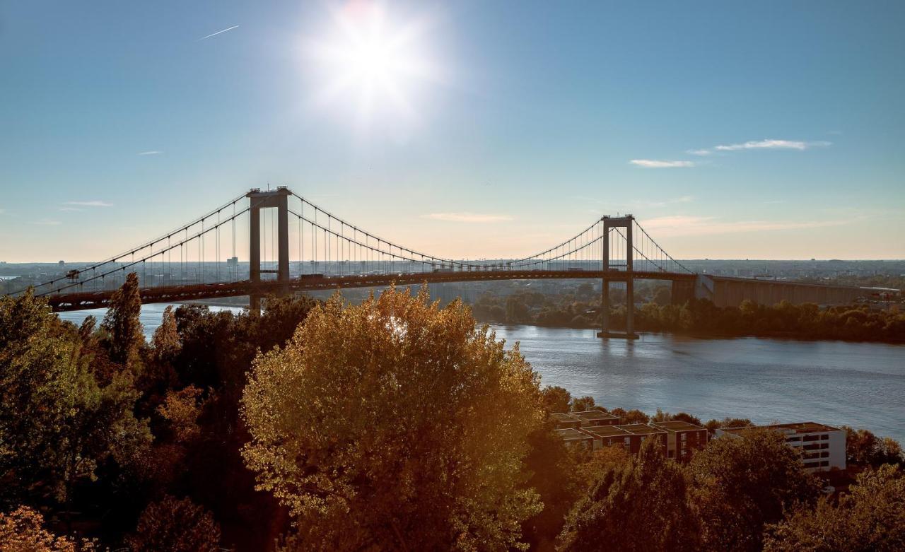 Aux Portes De Bordeaux Le Golden Gate Mindurguest Lormont Bagian luar foto